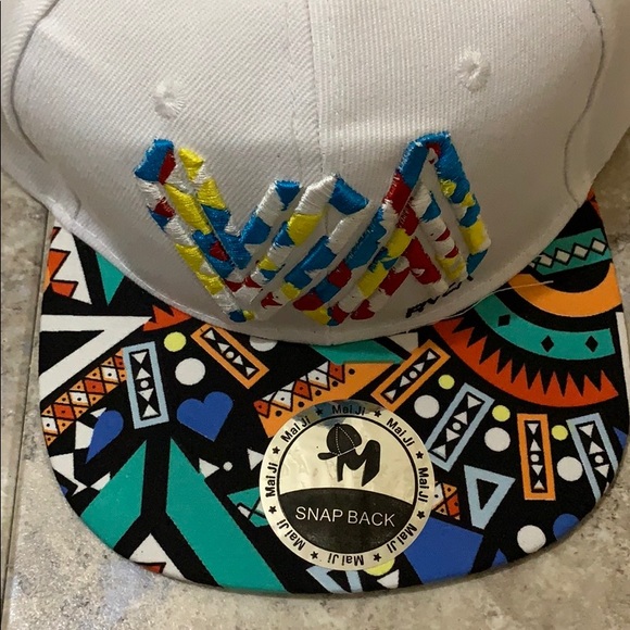 RVCA Hat - Picture 1 of 7